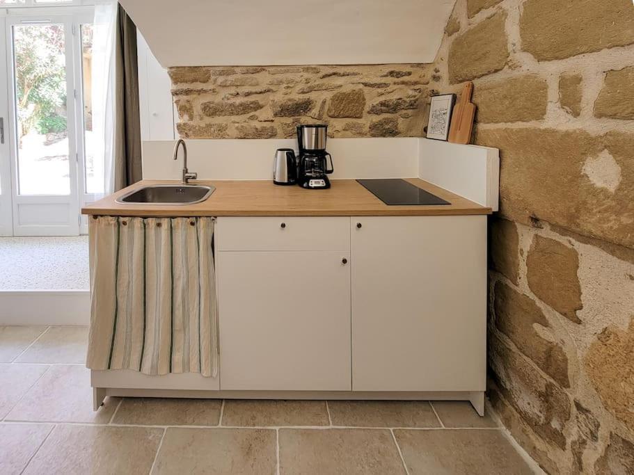 Studio Spacieux De Caractere Montaren-et-Saint-Mediers Bagian luar foto